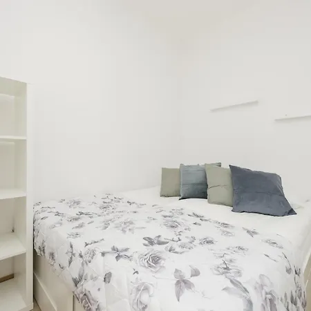 Cozy & Comfortable Grodeckiego By Renters * Warsaw
