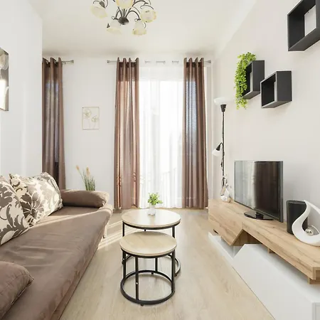 Apartment Cozy & Comfortable Grodeckiego By Renters